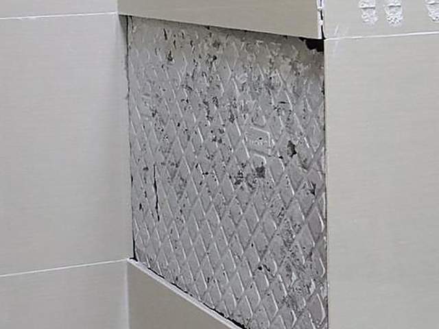 瓷砖烂了一小块怎么处理掉(瓷砖烂了一小块怎么处理掉视频)