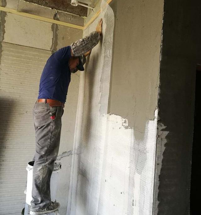 瓷砖空鼓打胶按斤收费180元合理吗为什么 瓷砖空鼓打胶按斤收费180元合理吗为什么