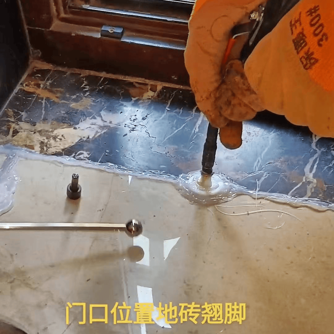 地板瓷砖空鼓怎么修补视频(地板瓷砖空鼓怎么修补视频教学)